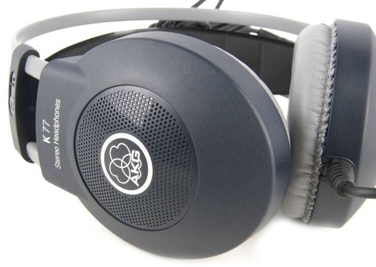 AKG K77 Студийные наушники